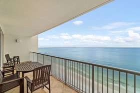 Majestic Beach Towers by iTrip