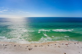 Majestic Beach Towers by iTrip