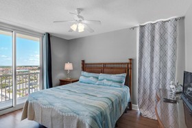 Majestic Beach Towers by iTrip