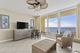 Majestic Beach Towers by iTrip