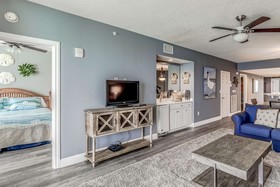Majestic Beach Towers by iTrip