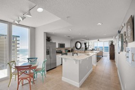 Majestic Beach Towers by iTrip