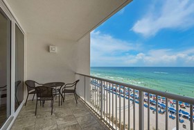 Majestic Beach Towers by iTrip