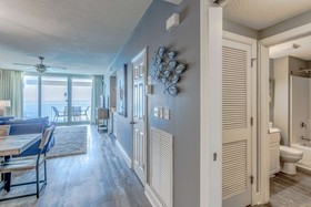 Majestic Beach Towers by iTrip