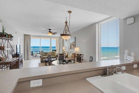 Majestic Beach Towers by iTrip