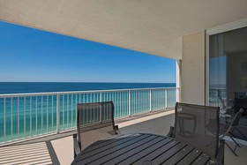 Majestic Beach Towers by iTrip