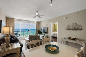Majestic Beach Towers by iTrip