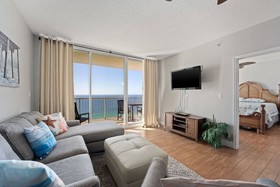 Majestic Beach Towers by iTrip