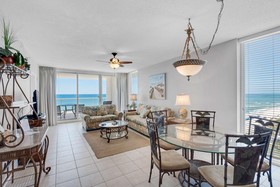 Majestic Beach Towers by iTrip