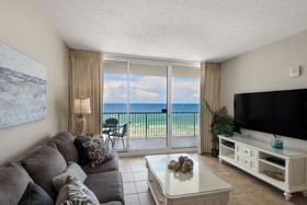 Majestic Beach Towers by iTrip