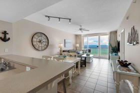 Majestic Beach Towers by iTrip