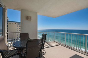 Majestic Beach Towers by iTrip
