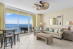 Majestic Beach Towers by iTrip