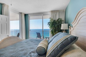 Majestic Beach Towers by iTrip
