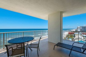 Majestic Beach Towers by iTrip