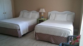 Pineapple Villas on Laguna Beach