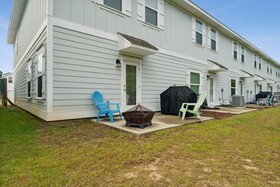 Pogos Paradise Townhome