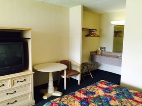 Garden Inn & Suites
