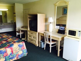 Garden Inn & Suites