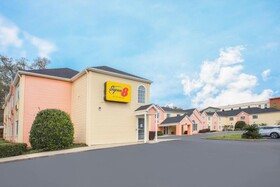 Super 8 by Wyndham Pensacola