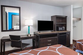 Super 8 by Wyndham Pensacola