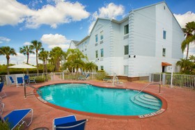 Holiday Inn Express & Suites Port Charlotte
