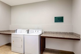 La Quinta Inn & Suites by Wyndham Port Orange / Daytona