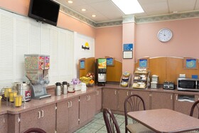 Days Inn & Suites by Wyndham Port Richey