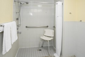 Days Inn & Suites by Wyndham Port Richey