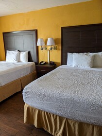 Days Inn & Suites by Wyndham Port Richey