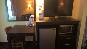 Days Inn & Suites by Wyndham Port Richey