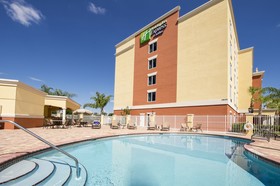 Holiday Inn Express Hotel & Suites Port St. Lucie