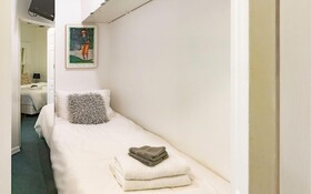 PGA Village 7 Room Golf Resort Villa by American Vacation Living