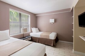 Sandpiper Bay Resort