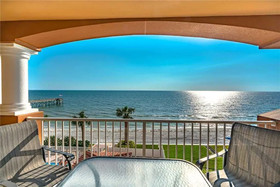 La Contessa Condominiums