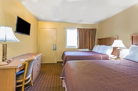 Travelodge by Wyndham Riviera Beach/West