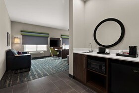 Hampton Inn & Suites Ruskin I-75