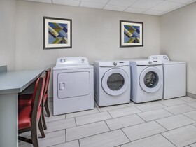 Holiday Inn Express & Suites Ruskin