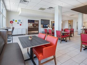 Holiday Inn Express & Suites Ruskin