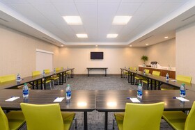 Holiday Inn Express & Suites Ruskin