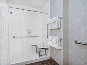 Holiday Inn Express & Suites Ruskin