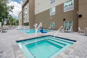 Holiday Inn Express & Suites Ruskin