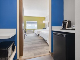 Holiday Inn Express & Suites Ruskin