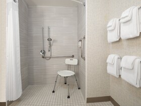 Holiday Inn Express & Suites Ruskin