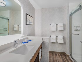 Holiday Inn Express & Suites Ruskin