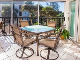 Kings Crown Condominiums