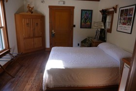 Hibiscus Coffee & Guesthouse