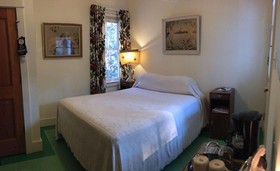 Hibiscus Coffee & Guesthouse