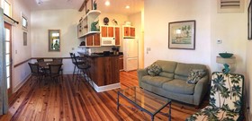 Hibiscus Coffee & Guesthouse