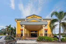 Comfort Inn & Suites Sarasota I75